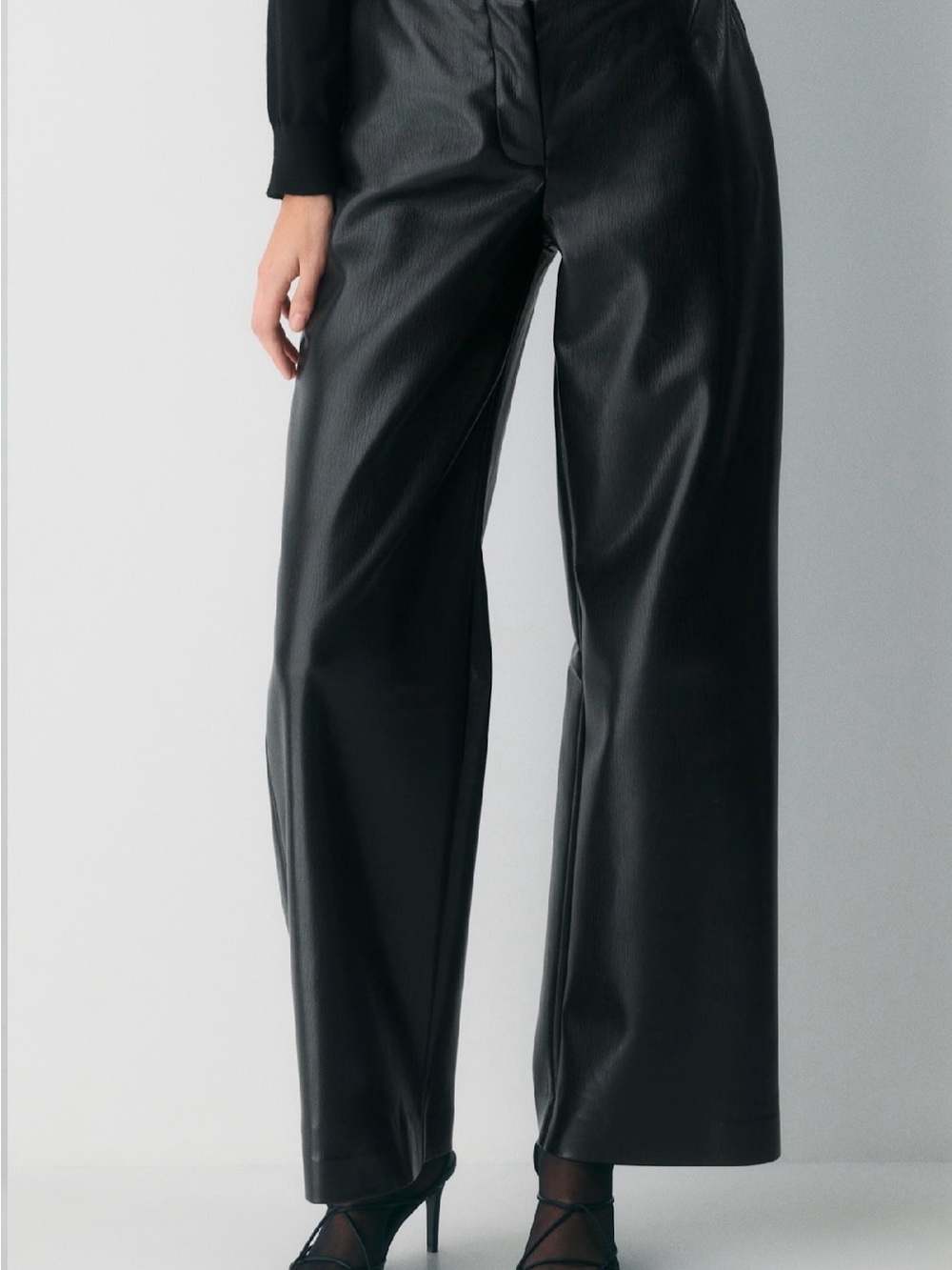 Aritzia Wilfred Zodiac Pant. Wide-Leg Faux Leather Pants — Black